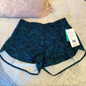 Lululemon Tracker Short V - ILUM/BLK - 12 - NWT